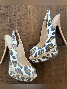 Guess leopard cheetah print sling back platform heels Sz. 8